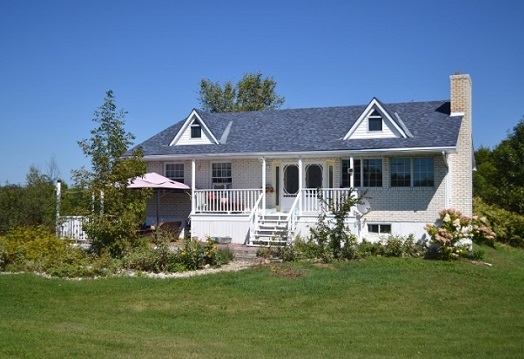 277 Sunnyside Road, Westport, Ontario, Gurreathomes
