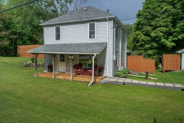 7993 Perth Road, South Frontenac, ON, Gurreathomes