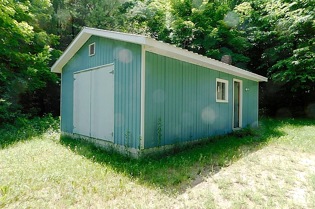 1541 Canonto Road, North Frontenac, Gurreathomes