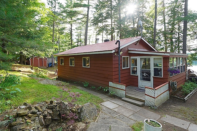 624 Davern Lane, Tay Valley, Davern Lake, Gurreathomes.com