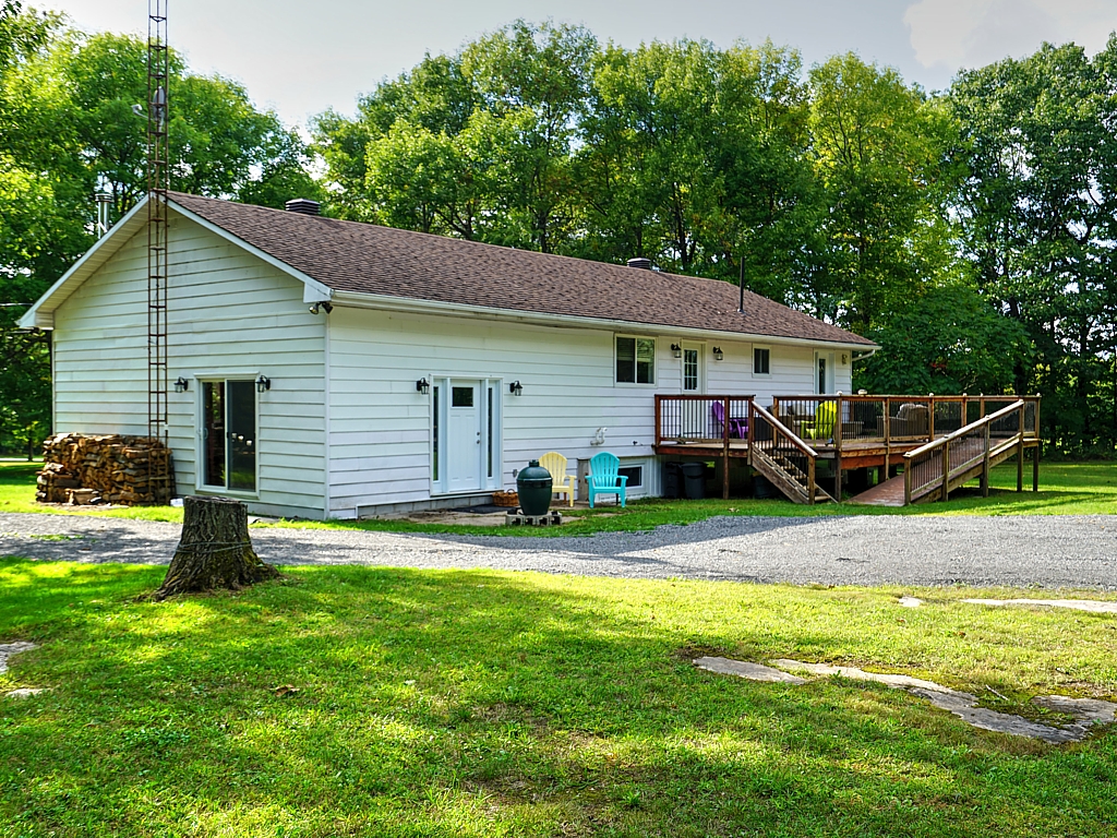 1 McBride Point Drive, Rideau Lakes, Westport, Gurreathomes.com